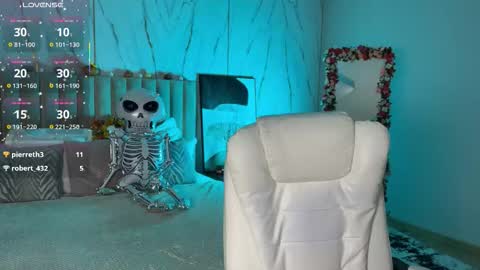 Vikky online show from October 30, 2025, 1:29 am