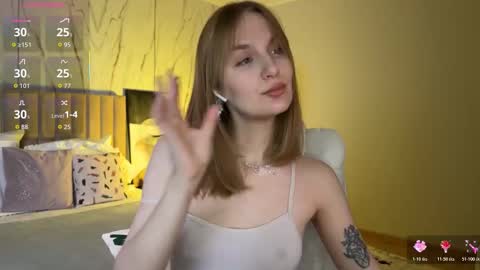 Snapshot of vikky_moon chatting on January 17, 2026, 1:43 am Vikky online show from January 17, 2026, 1:43 am