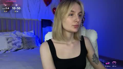 Snapshot of vikky_moon chatting on March 16, 2026, 12:38 am Vikky online show from March 16, 2026, 12:38 am