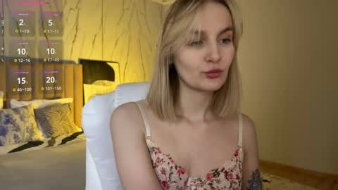 Snapshot of vikky_moon chatting on April 18, 2026, 1:20 am Vikky online show from April 18, 2026, 1:20 am