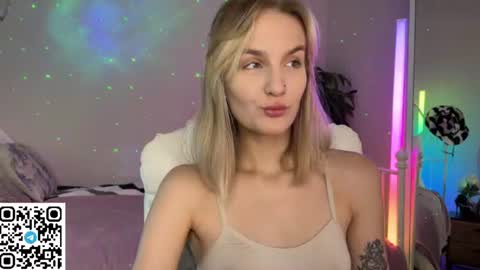 Snapshot of vikky_moon chatting on July 11, 2026, 12:57 am Vikky online show from July 11, 2026, 12:57 am