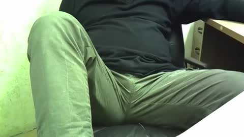 Snapshot of viknik16cm chatting on November 6, 2025, 9:54 am viknik16cm online show from November 6, 2025, 9:54 am