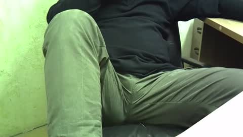 Snapshot of viknik16cm chatting on November 10, 2025, 5:17 am viknik16cm online show from November 10, 2025, 5:17 am