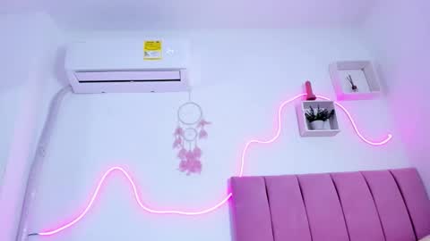 Snapshot of vikoparker chatting on November 25, 2025, 3:12 pm victoria online show from November 25, 2025, 3:12 pm