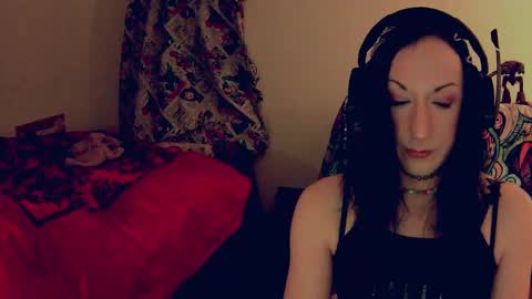 Snapshot of vikskikat chatting on December 14, 2024, 1:06 am vikskikat online show from December 14, 2024, 1:06 am