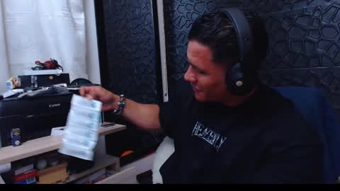 Viktor Herrera online show from January 27, 2025, 2:42 am