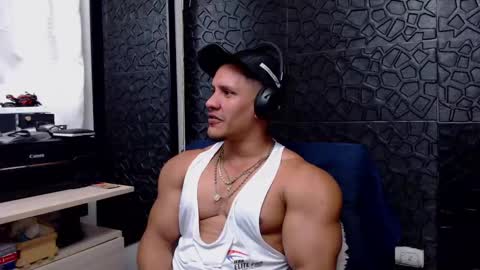 Viktor Herrera online show from March 4, 2025, 7:11 pm