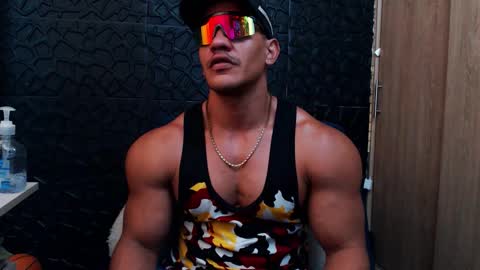 Viktor Herrera online show from November 12, 2025, 2:28 pm