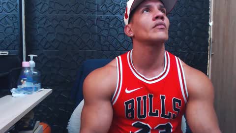 Viktor Herrera online show from November 14, 2025, 6:17 pm