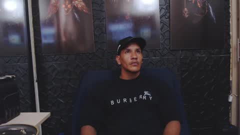 Snapshot of viktorherrera chatting on May 4, 2026, 1:40 pm Viktor Herrera online show from May 4, 2026, 1:40 pm