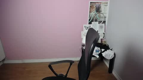 Snapshot of viktoria_lovely chatting on December 28, 2024, 10:03 am viktoria_lovely online show from December 28, 2024, 10:03 am