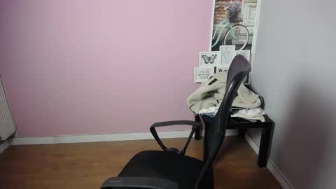 Snapshot of viktoria_lovely chatting on January 23, 2025, 5:56 am viktoria_lovely online show from January 23, 2025, 5:56 am