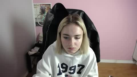 viktoria_lovely online show from May 8, 2026, 6:30 am