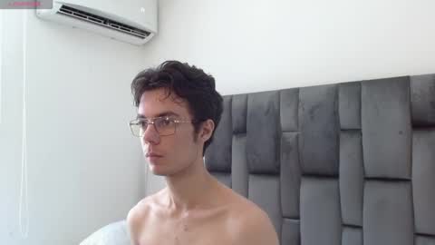 Snapshot of viktornoir chatting on September 29, 2025, 4:12 pm viktornoir online show from September 29, 2025, 4:12 pm