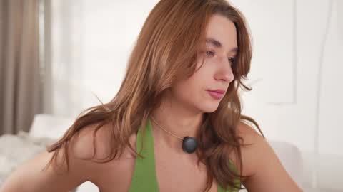 Snapshot of villanelle_l chatting on February 18, 2026, 11:06 am Lana online show from February 18, 2026, 11:06 am