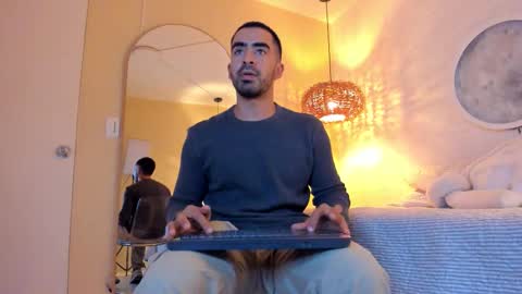 Snapshot of vince_colin chatting on November 24, 2025, 5:40 am VINCE online show from November 24, 2025, 5:40 am