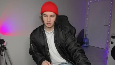 Vincent Strong online show from December 4, 2024, 10:02 am