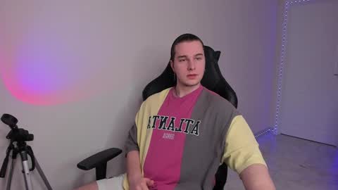 Vincent Strong online show from February 14, 2025, 2:54 pm