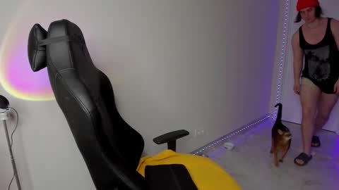 Vincent Strong online show from March 1, 2025, 4:37 am