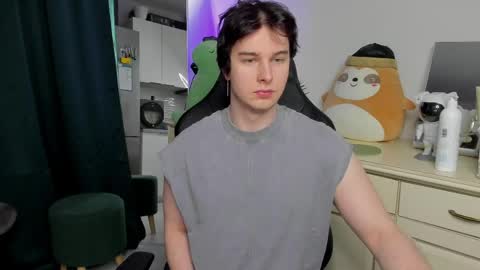 Vincent Strong online show from April 13, 2026, 9:15 am