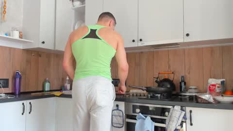 Vincent.  uncut 18cm online show from February 22, 2025, 7:45 am