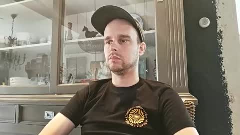 Vincent online show from September 26, 2025, 1:04 pm