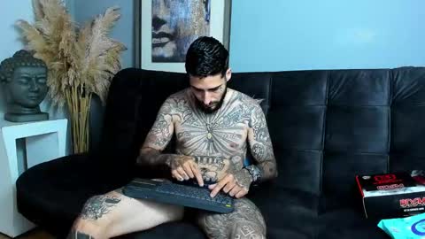 Snapshot of vincentsartori chatting on October 28, 2025, 6:21 pm Vincent Sartori online show from October 28, 2025, 6:21 pm