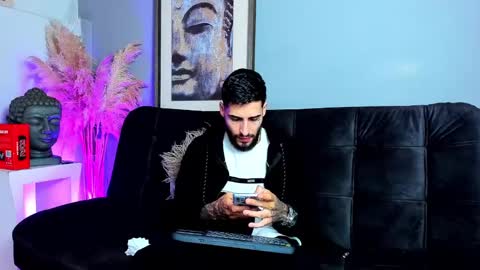 Snapshot of vincentsartori chatting on November 9, 2025, 1:09 pm Vincent Sartori online show from November 9, 2025, 1:09 pm