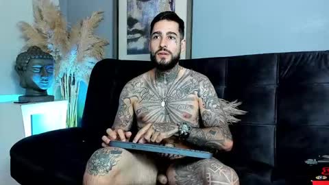 Snapshot of vincentsartori chatting on November 11, 2025, 7:58 pm Vincent Sartori online show from November 11, 2025, 7:58 pm