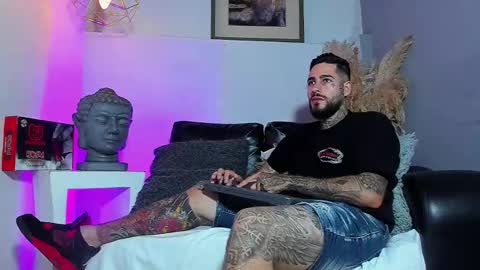 Snapshot of vincentsartori chatting on March 13, 2026, 10:27 pm Vincent Sartori online show from March 13, 2026, 10:27 pm