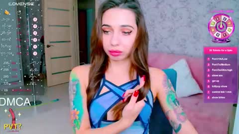 Vinkiepinkie online show from October 12, 2025, 4:50 pm