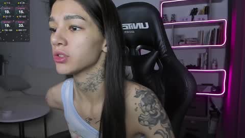 vinkitinkii online show from December 3, 2024, 5:53 am