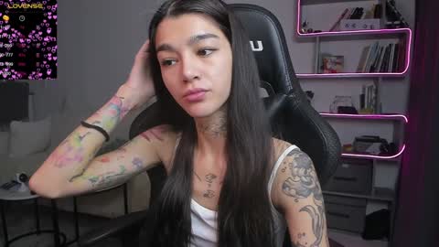 vinkitinkii online show from January 19, 2025, 6:53 am