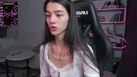 vinkitinkii online show from February 6, 2025, 7:13 am