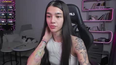 vinkitinkii online show from February 20, 2025, 6:50 am