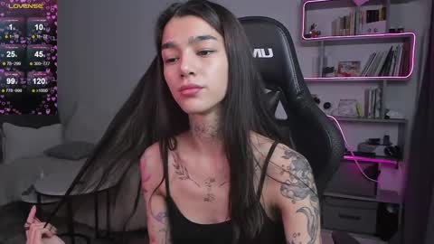 vinkitinkii online show from February 28, 2025, 6:54 am