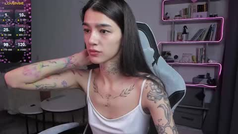 vinkitinkii online show from March 10, 2025, 6:27 am