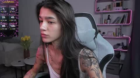 vinkitinkii online show from March 10, 2025, 9:32 am