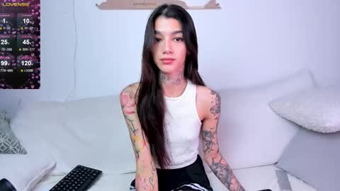 vinkitinkii online show from September 10, 2025, 6:57 am