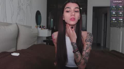 vinkitinkii online show from November 1, 2025, 6:59 am