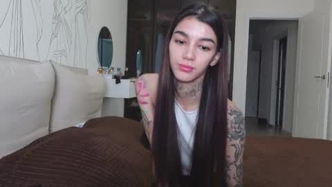 vinkitinkii online show from November 6, 2025, 7:20 am