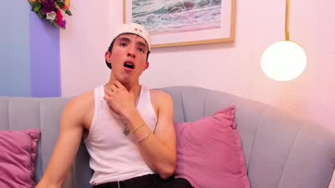 vinniematte online show from February 12, 2025, 3:51 am