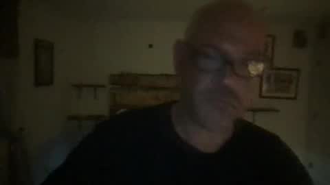 Snapshot of vinnumber8 chatting on October 28, 2025, 2:31 pm vinnumber8 online show from October 28, 2025, 2:31 pm