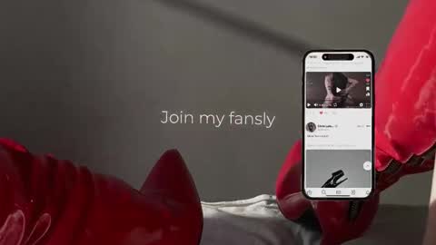 Diva Silvia online show from November 12, 2025, 4:18 pm