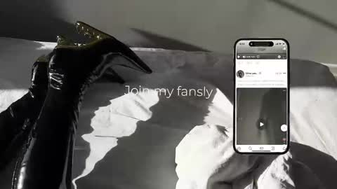 Snapshot of vinylstore chatting on February 11, 2026, 4:12 pm Diva Silvia online show from February 11, 2026, 4:12 pm