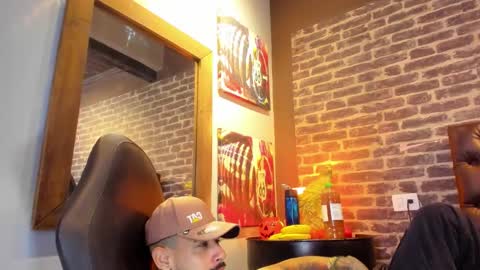 Snapshot of vinzenzrizzo chatting on October 25, 2025, 4:31 am ---Vinzen--- online show from October 25, 2025, 4:31 am