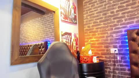 Snapshot of vinzenzrizzo chatting on October 29, 2025, 5:10 am ---Vinzen--- online show from October 29, 2025, 5:10 am