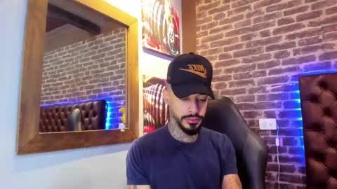 Snapshot of vinzenzrizzo chatting on November 4, 2025, 3:49 am ---Vinzen--- online show from November 4, 2025, 3:49 am