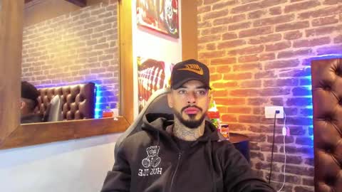 Snapshot of vinzenzrizzo chatting on November 5, 2025, 4:45 am ---Vinzen--- online show from November 5, 2025, 4:45 am