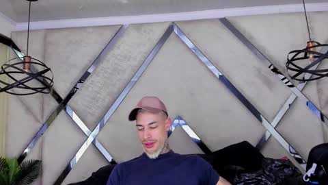 Snapshot of vinzenzrizzo chatting on January 15, 2026, 9:58 am ---Vinzen--- online show from January 15, 2026, 9:58 am